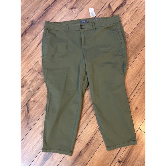NWT Torrid size 24 army green cropped twill pants - Picture 1 of 4